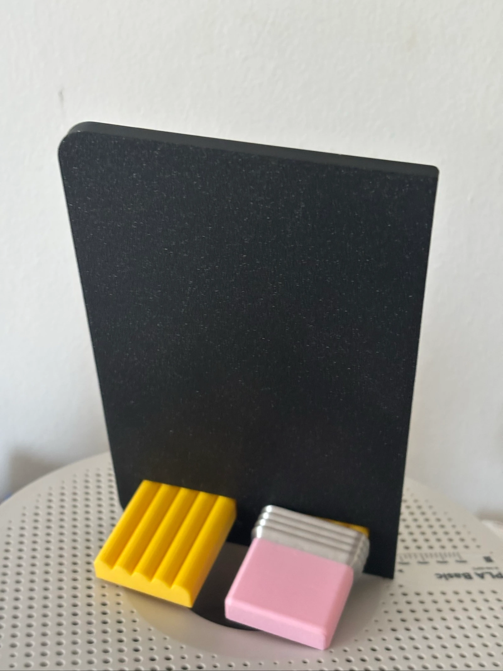 3D notebook-style phone holder ✏️📱 – photo 3